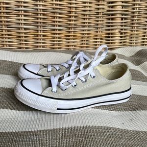 Converse low top light green